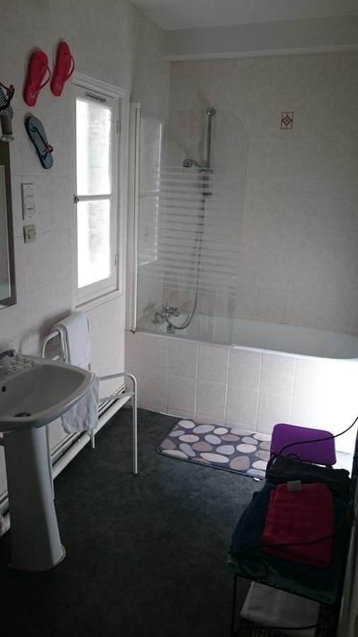 Au Georges VII Hotel Bayeux Bagian luar foto