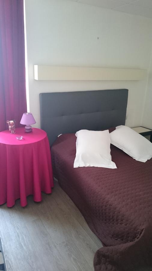 Au Georges VII Hotel Bayeux Bagian luar foto